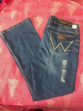 Wrangler RETRO Women’s Mar Mid Rise Boot Cut Jeans Size Size 19x34/22W